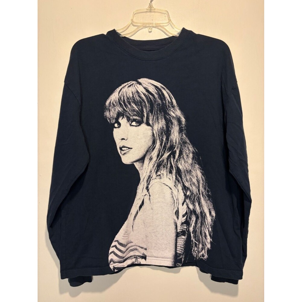 Taylor Swift The Eras Tour Large Photo Front Navy Blue Long Sleeve TShirt Size M